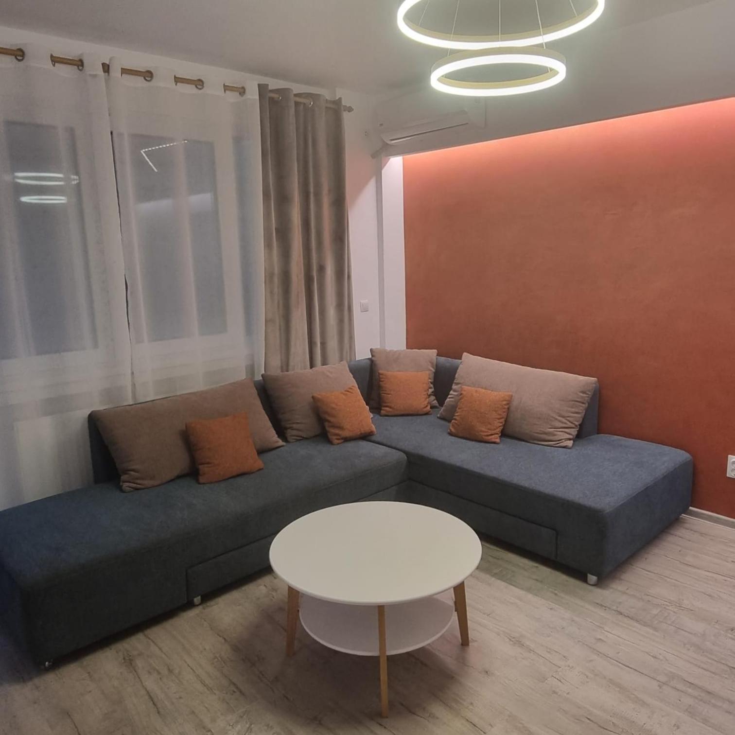 Central View Apartment Deva Luaran gambar