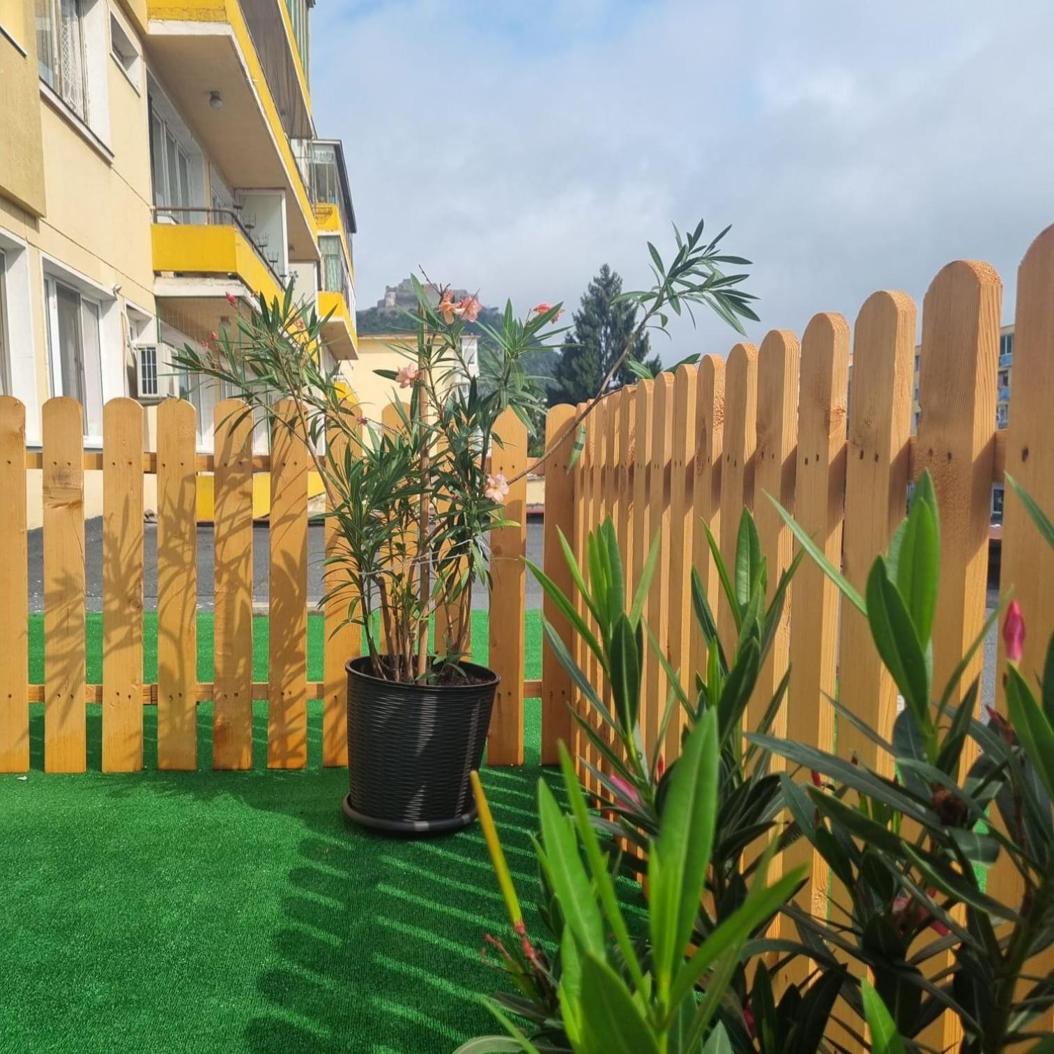 Central View Apartment Deva Luaran gambar