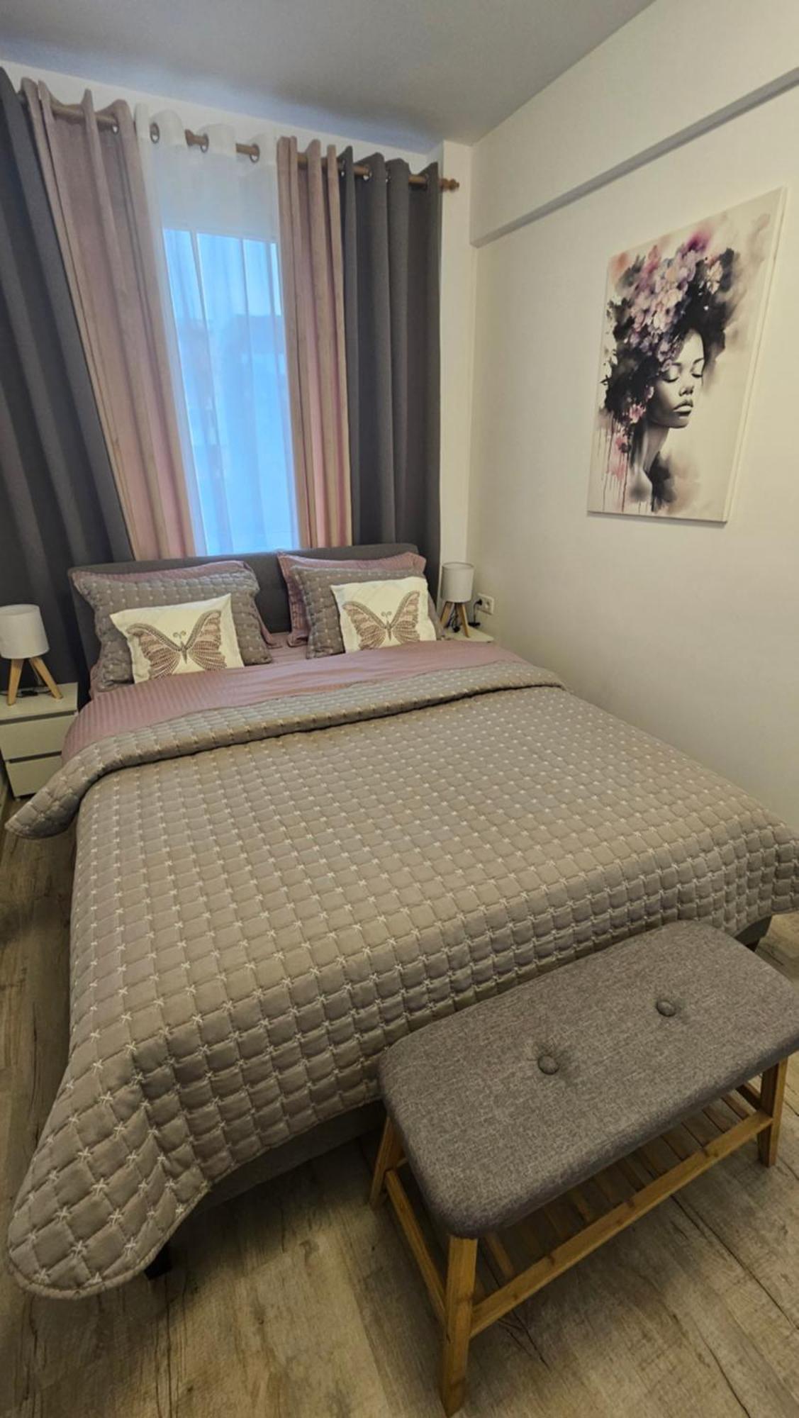 Central View Apartment Deva Luaran gambar